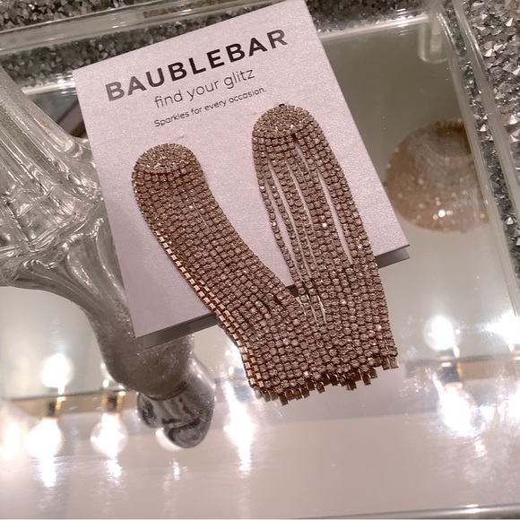 Pretty sparkle statement earrings - Picture 3 of 4